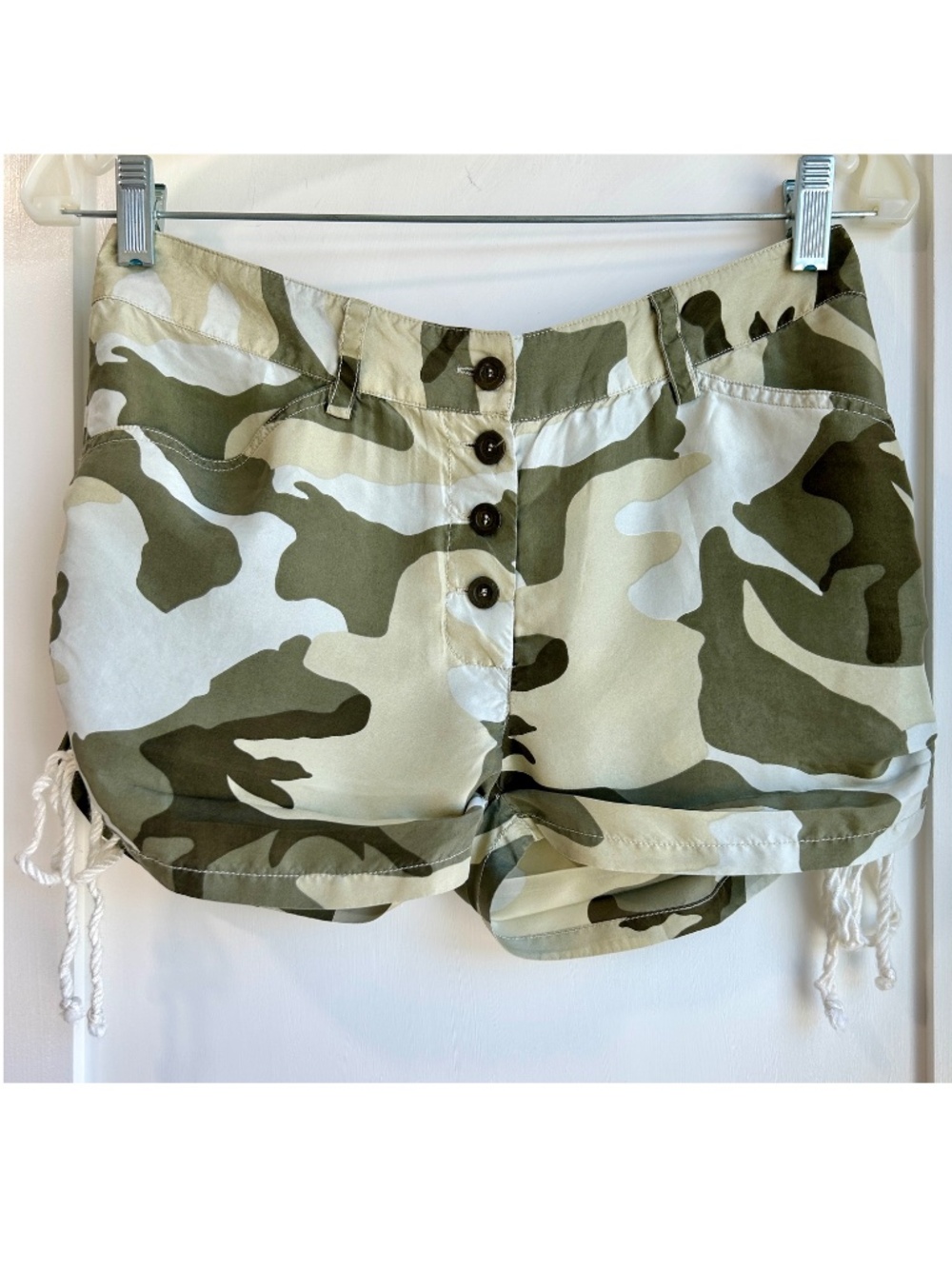Nicole Miller NWOT 2005 Silk Ruched Side Tie Low-Rise Camo Short 0 Green Color